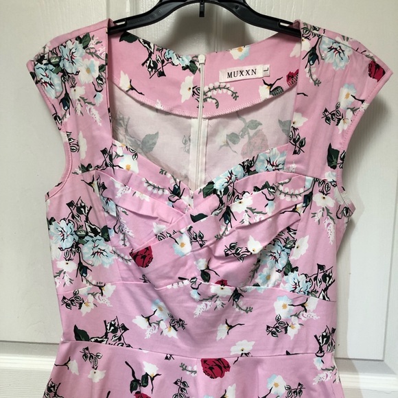 Muxxn Floral Fit & Flare MIDI Dress - Picture 2 of 15